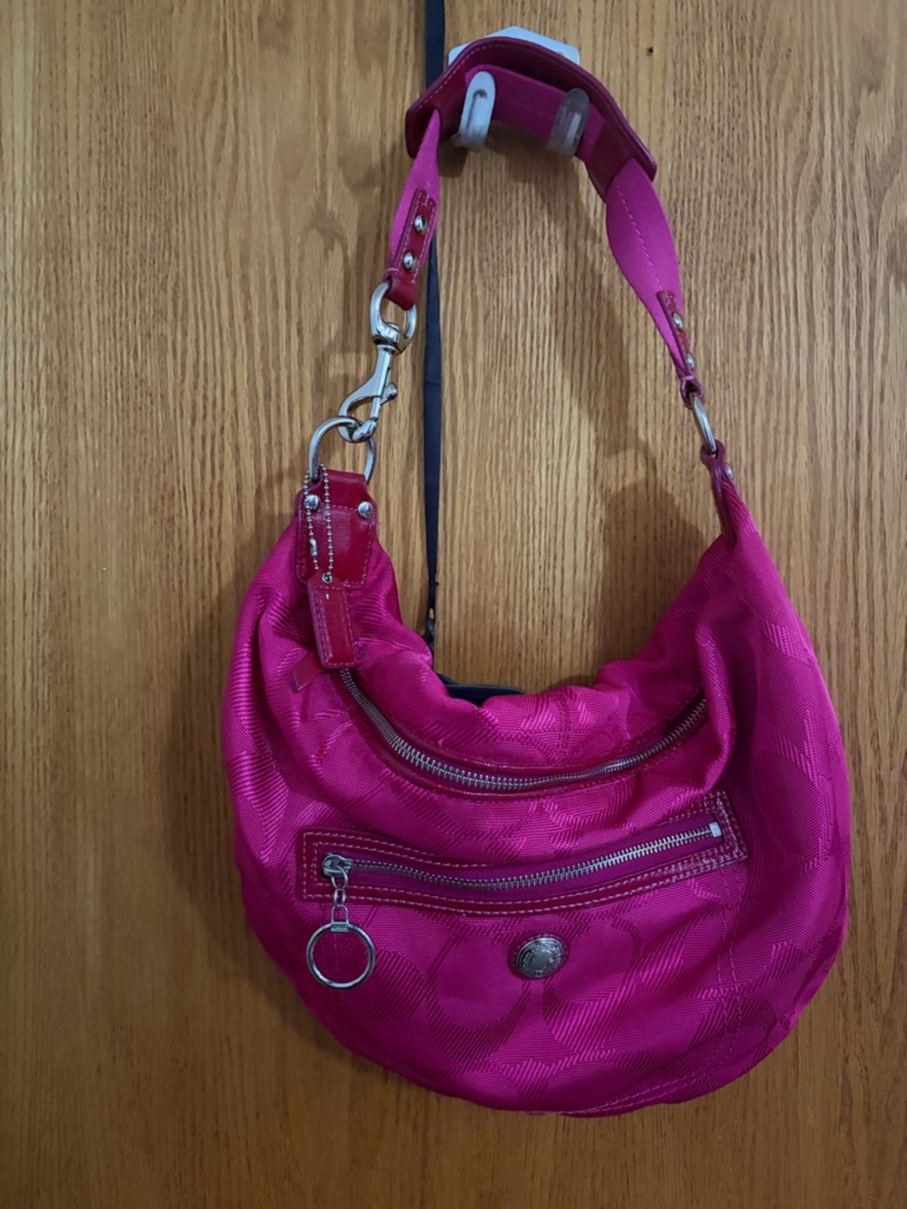 Women’s Berry Pink Vintage Coach Shoulder Bag
